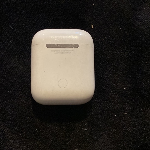 AirPod Charging Case - Picture 2 of 3